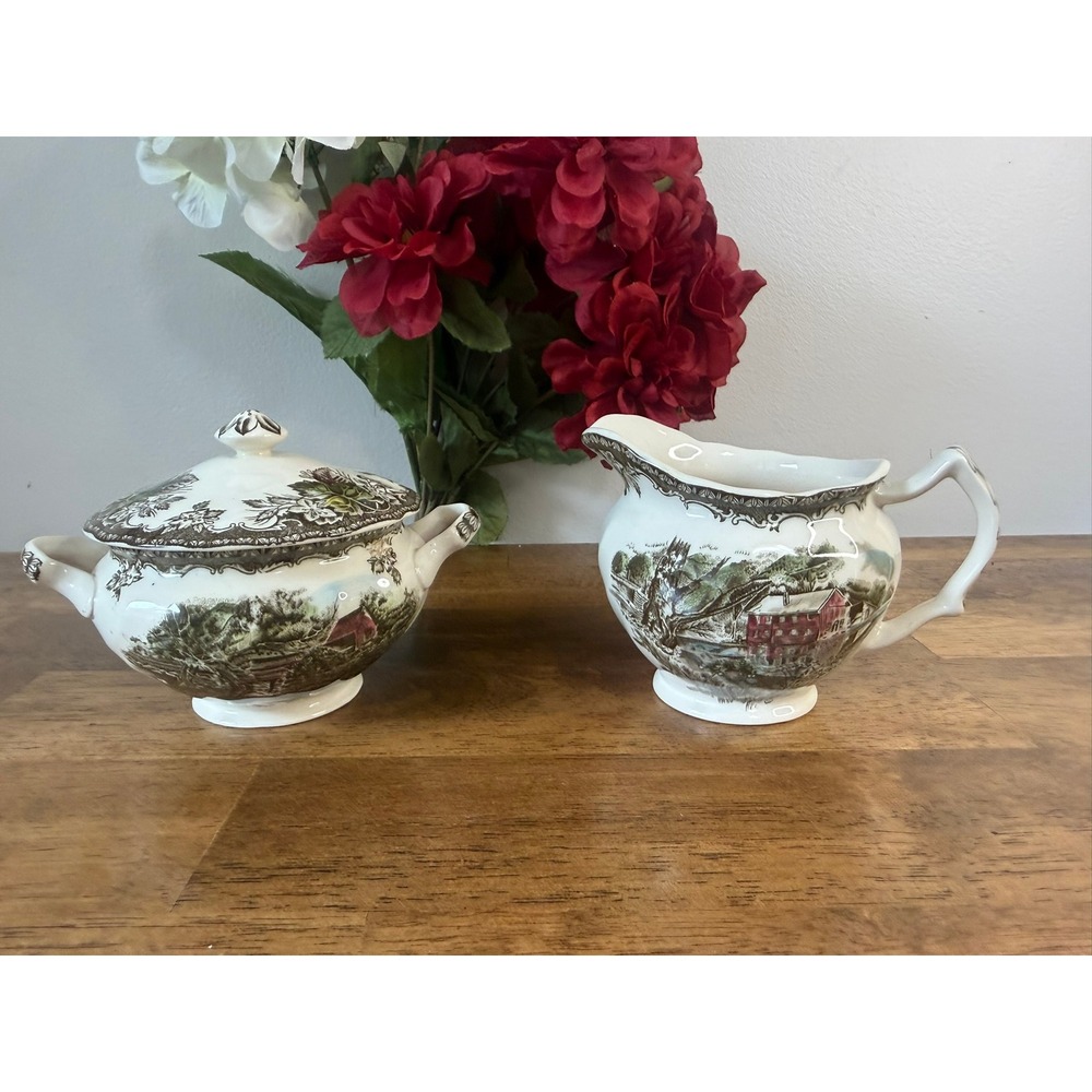 Johnson Brothers Friendly Village Creamer Covered Sugar Bowl Farmhouse Christmas